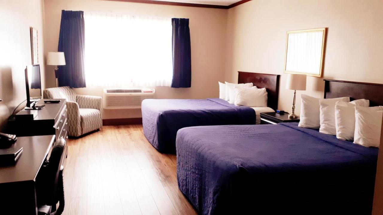 Causeway Bay Hotel Sparwood Exterior photo