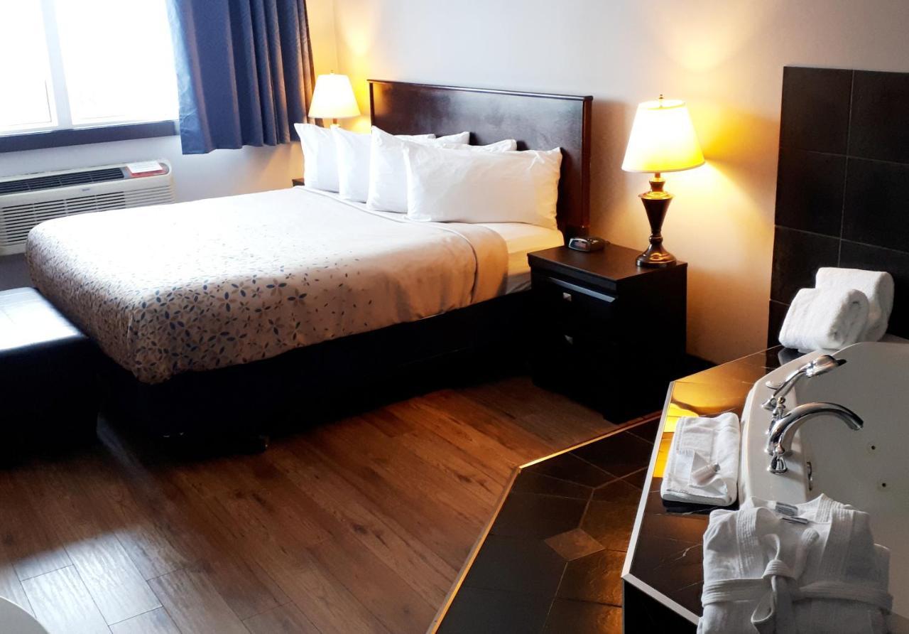 Causeway Bay Hotel Sparwood Exterior photo